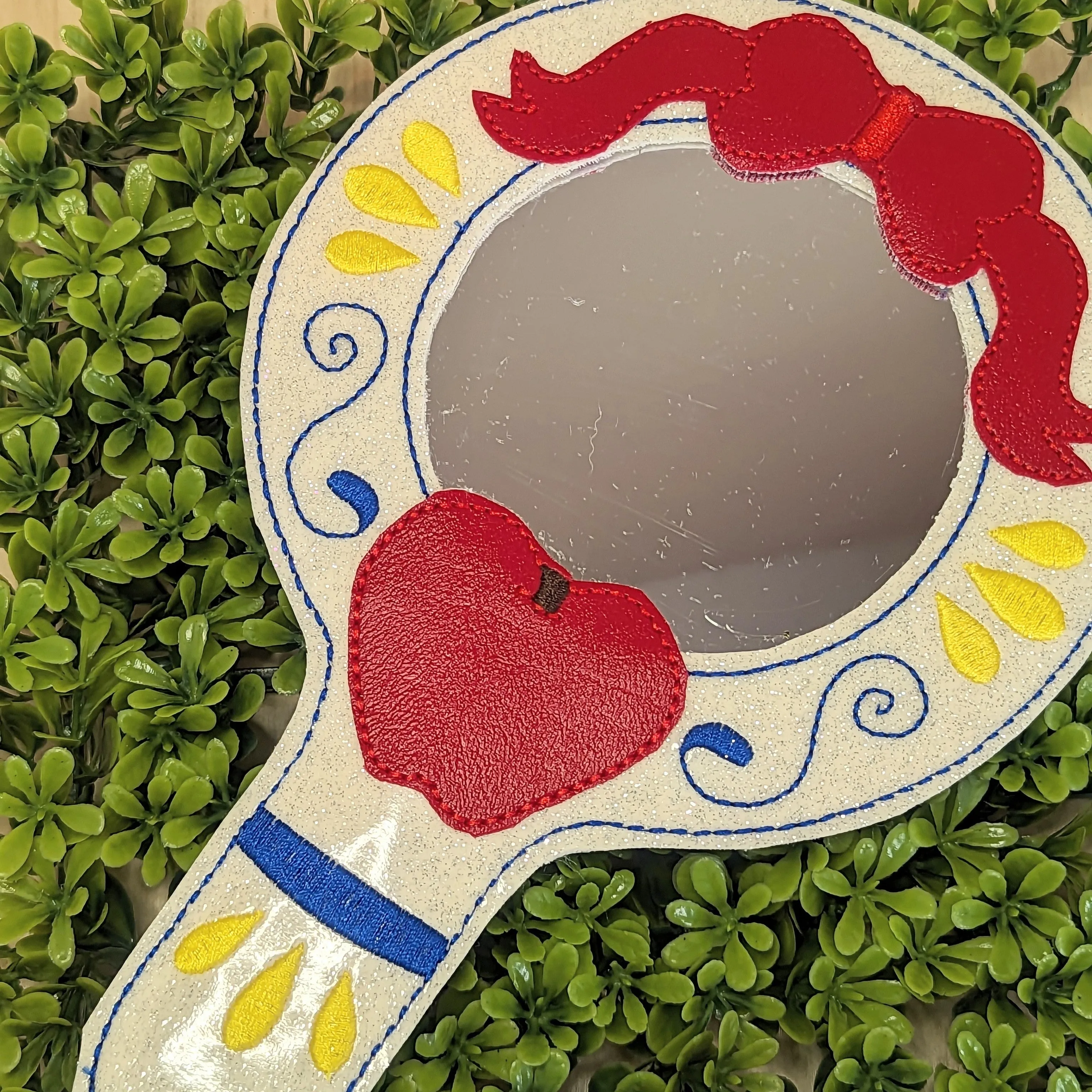 Apple Princess Play Mirror