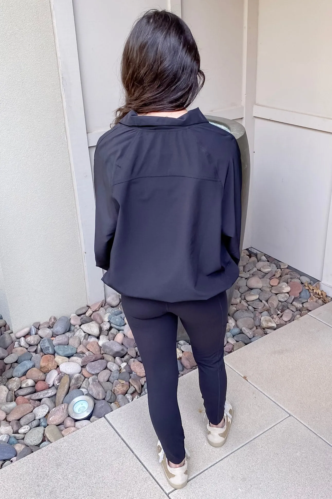 Athleisure Cropped Active Pullover Black Jacket