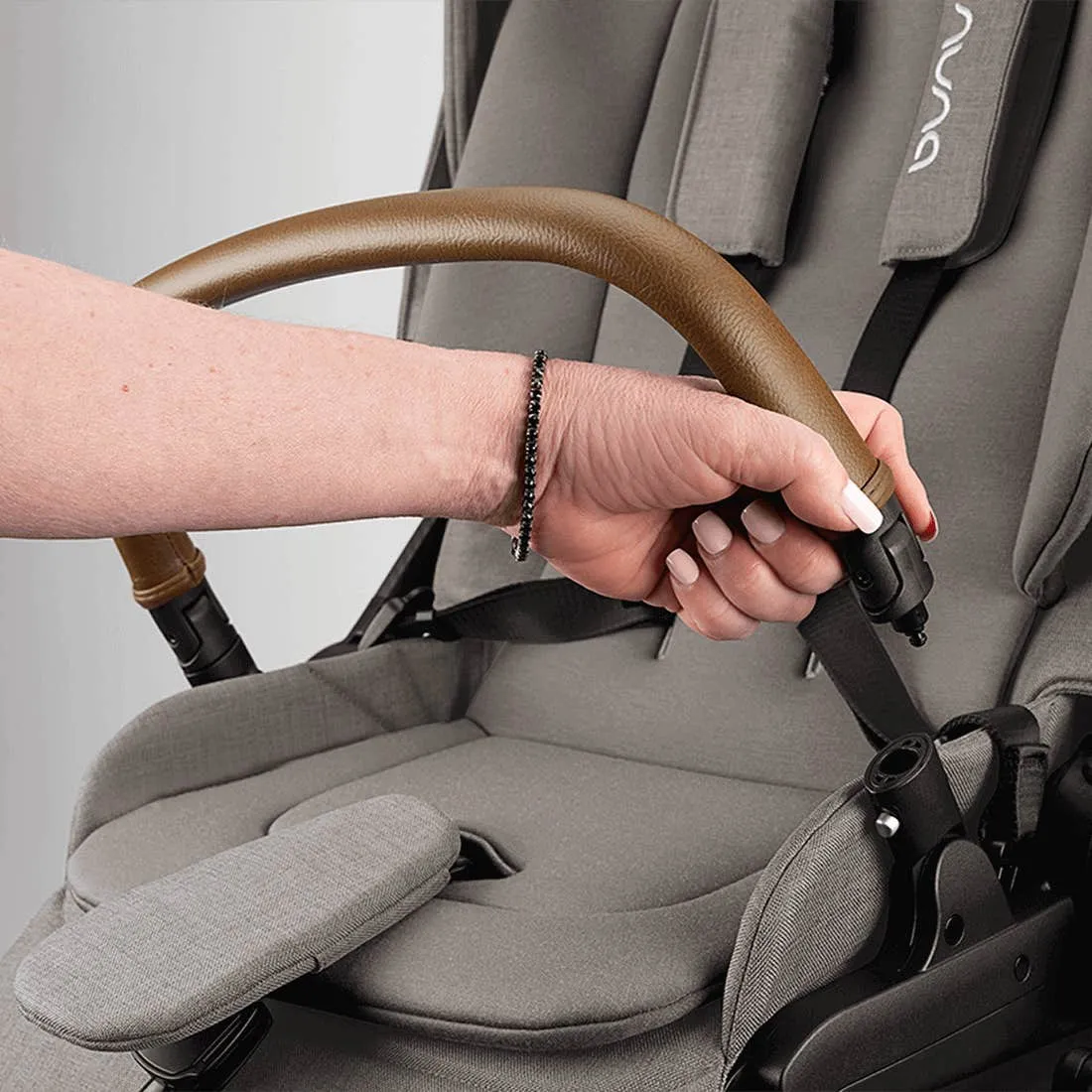 SWIV Stroller by Nuna
